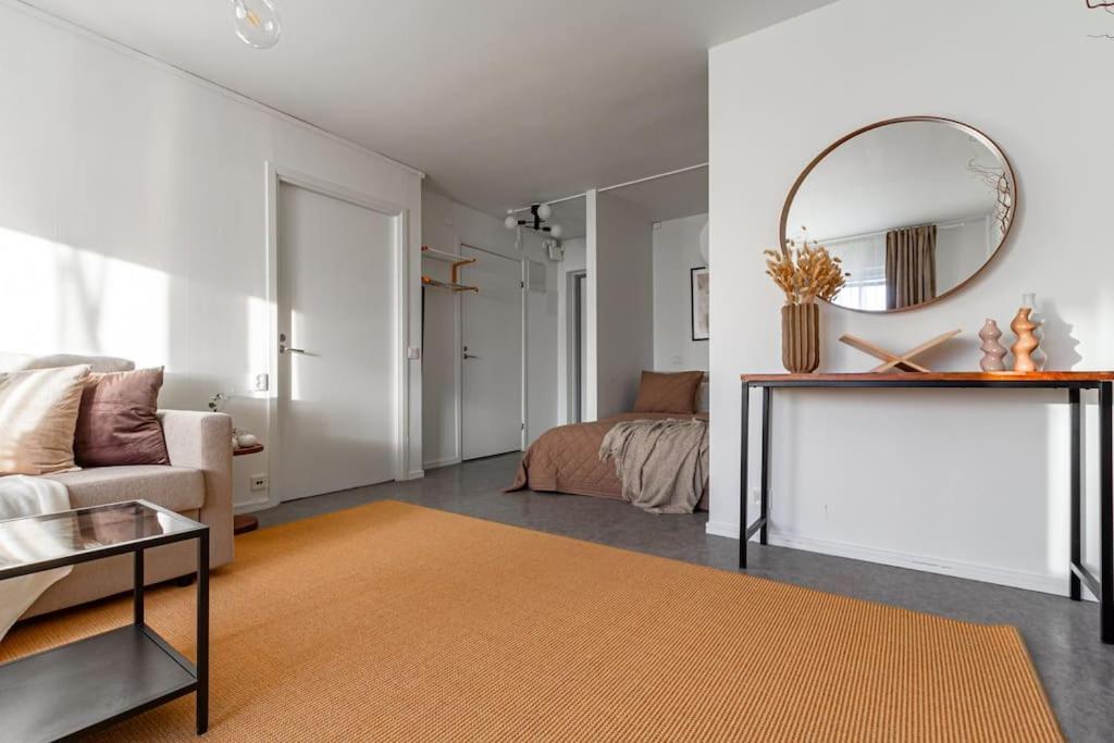 Affordable Studio In Trendy Sofo, Construction Work Стокхолм Екстериор снимка
